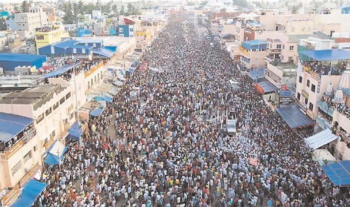 जनसंख्या नियंत्रण की आवश्यकता: बढ़ती जनसंख्या के दुष्परिणाम और पारंपरिक भ्रांतियाँ — डॉ. शैलेश शुक्ला