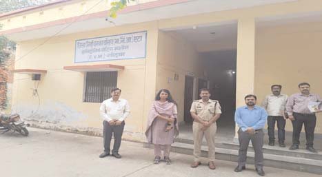 जिलाधिकारी एवं वरिष्ठ पुलिस अधीक्षक ने किया कलेक्ट्रेट स्थित दोनों ईवीएम वेयरहाउस का संयुक्त बाह्य मासिक निरीक्षण
